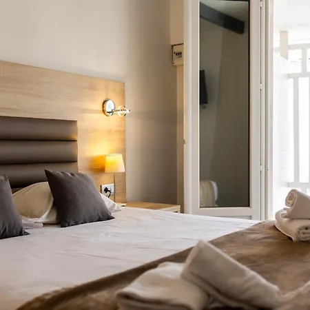 Logis Perla Riviera & Restaurant