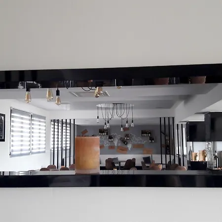 Ξενοδοχείο Logis Perla Riviera & Restaurant 3*