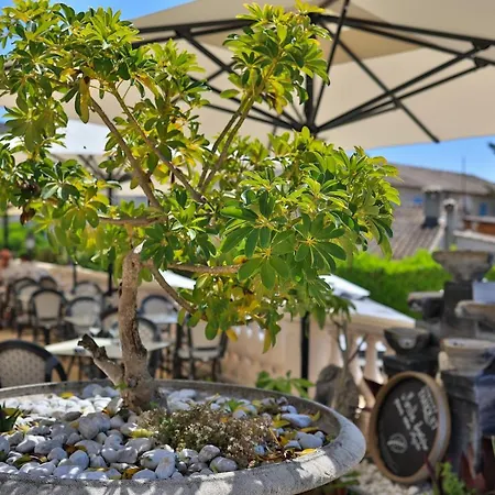 Logis Perla Riviera & Restaurant Villeneuve-Loubet