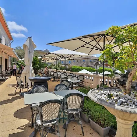 Logis Perla Riviera & Restaurant