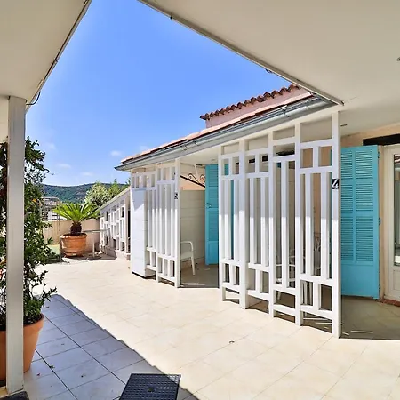 Logis Perla Riviera & Restaurant 3* Villeneuve-Loubet