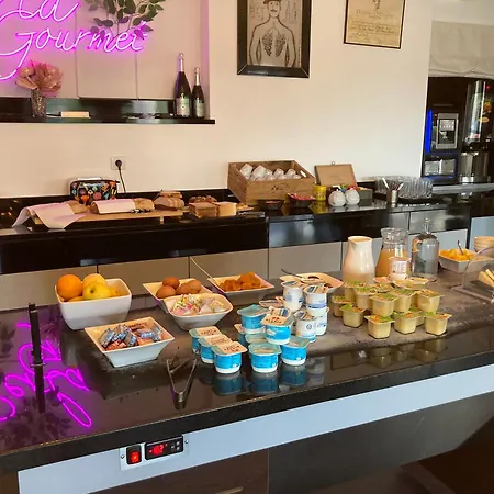 Hotel & Restaurant Perla Riviera Villeneuve-Loubet
