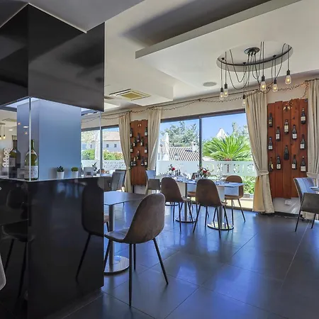 Hotel & Restaurant Perla Riviera 3*