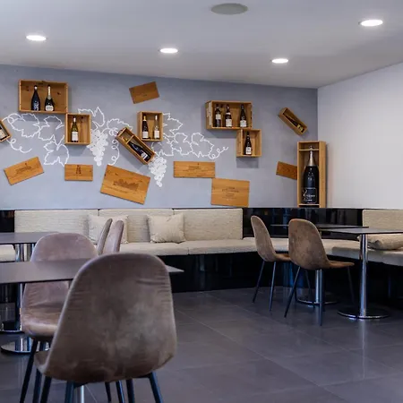 & Restaurant Perla Riviera Hotel 3*