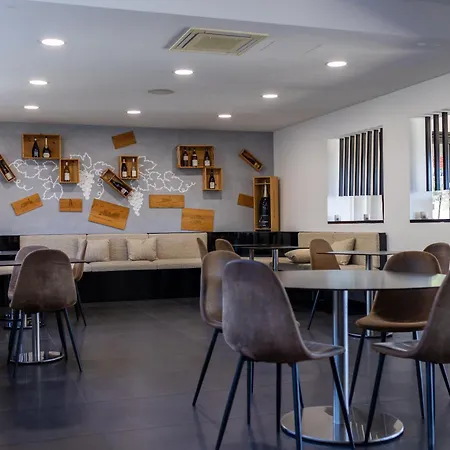 & Restaurant Perla Riviera 3* Villeneuve-Loubet