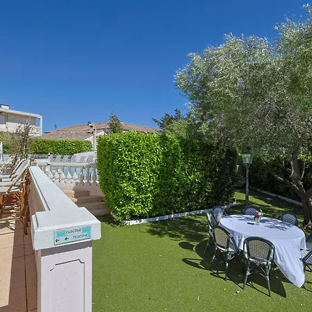 & Restaurant Perla Riviera 3* Villeneuve-Loubet