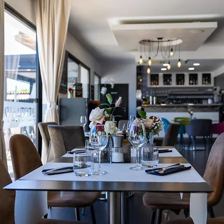 & Restaurant Perla Riviera Hotel 3*