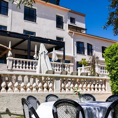 Hotel & Restaurant Perla Riviera 3*