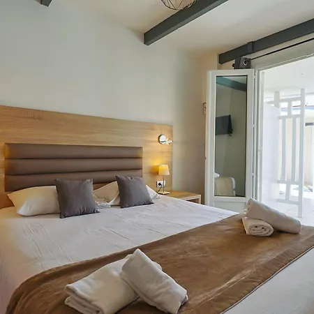 Logis Perla Riviera & Restaurant Hotel 3*