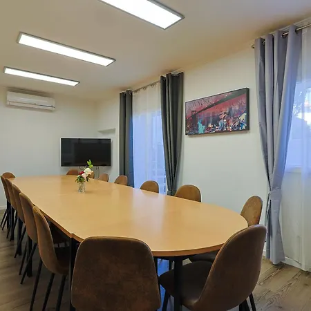& Restaurant Perla Riviera Villeneuve-Loubet