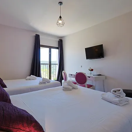 Logis Perla Riviera & Restaurant ホテル 3*