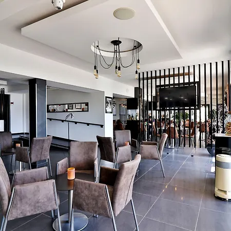 Logis Perla Riviera & Restaurant