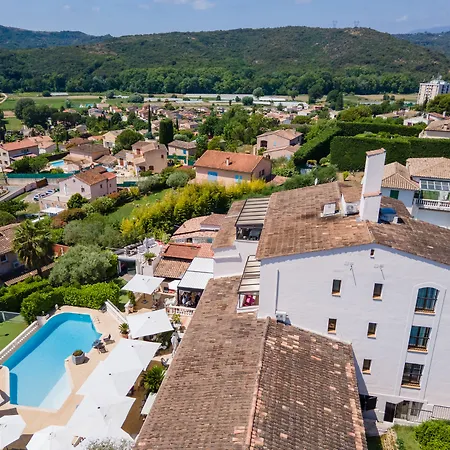 Logis Perla Riviera & Restaurant 3* Villeneuve-Loubet